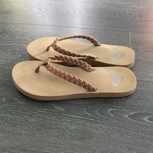 NWOT Roxy Flip Flops